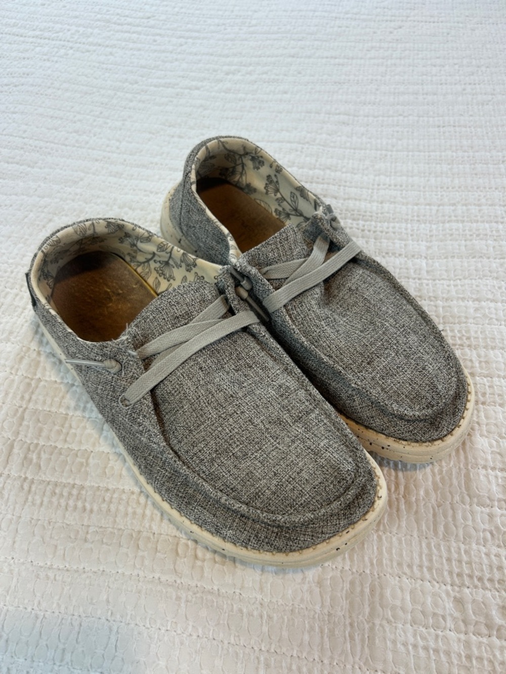 Hey Dude Wendy Linen Grey Canvas Slip-Ons Size 8